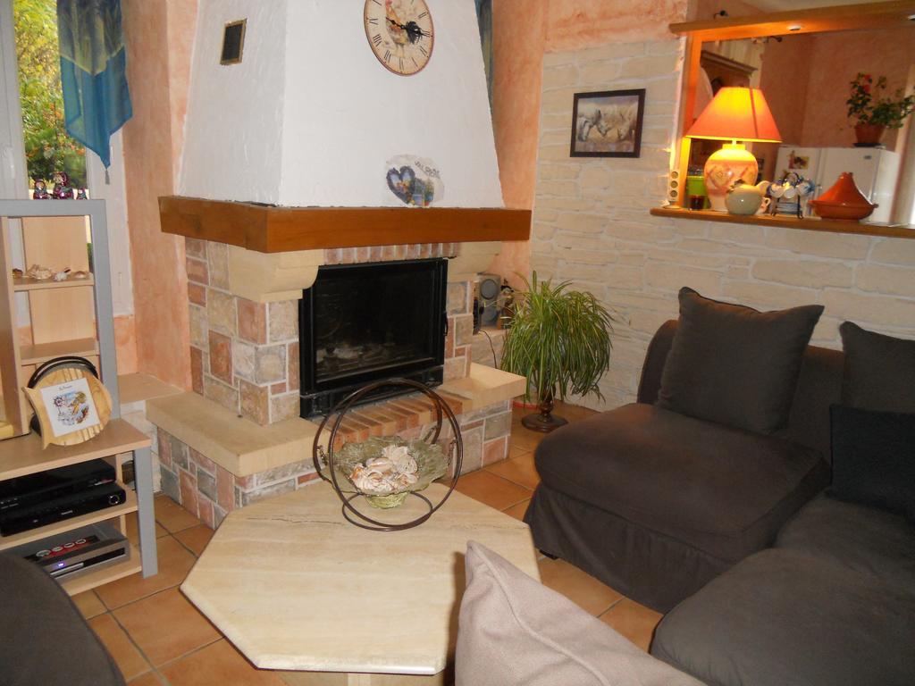 Les Hirondelles Chambres D'Hotes แซร์ ภายนอก รูปภาพ