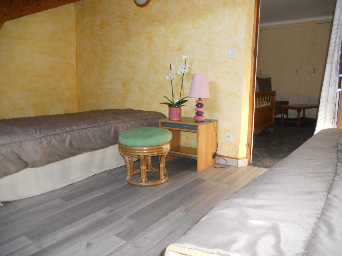 Les Hirondelles Chambres D'Hotes แซร์ ภายนอก รูปภาพ