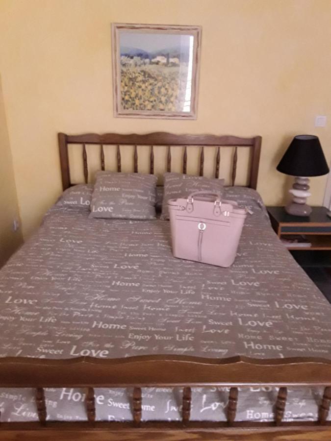 Les Hirondelles Chambres D'Hotes แซร์ ภายนอก รูปภาพ
